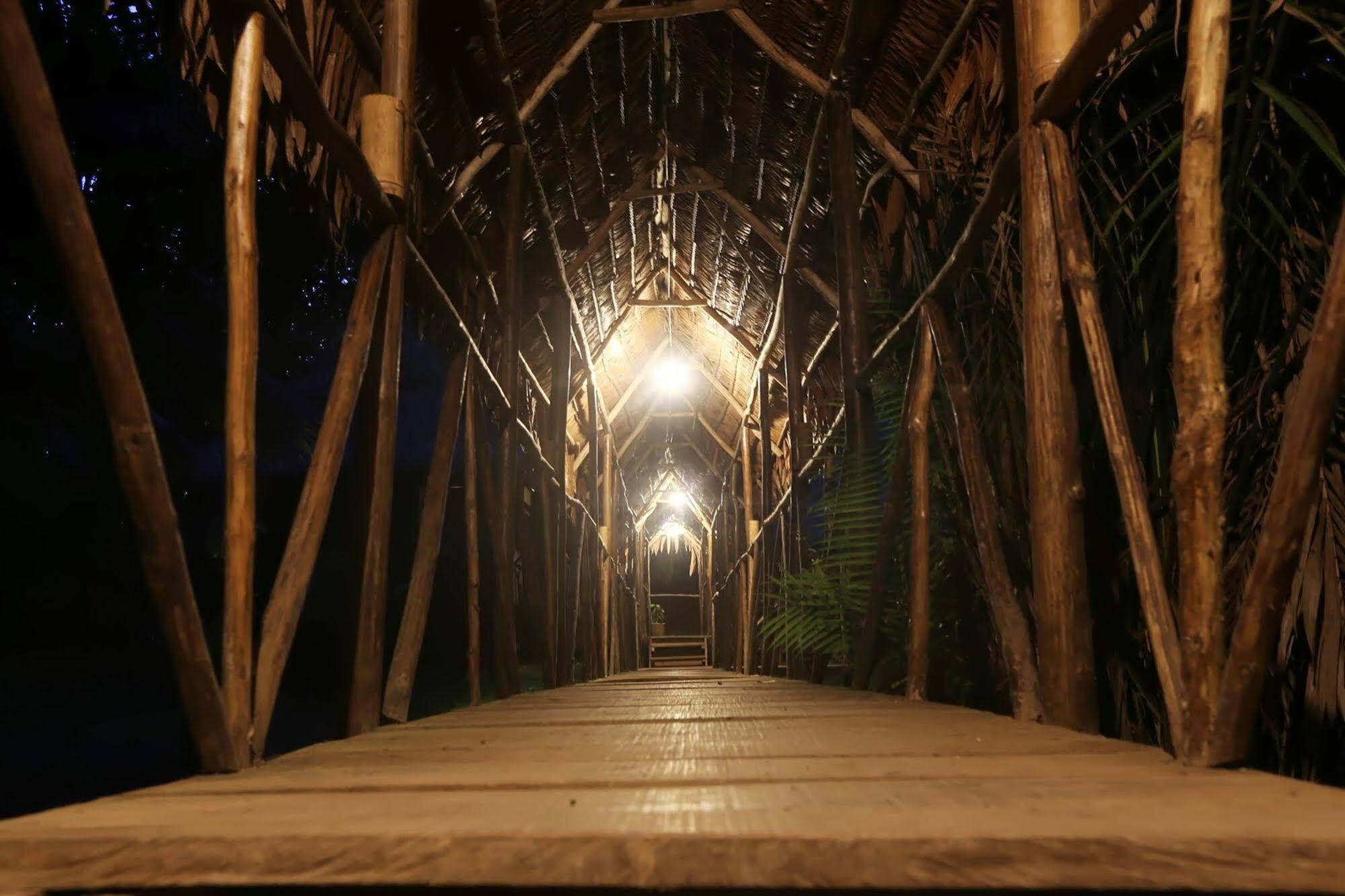 Maniti Expeditions Eco Lodge Iquitos Esterno foto