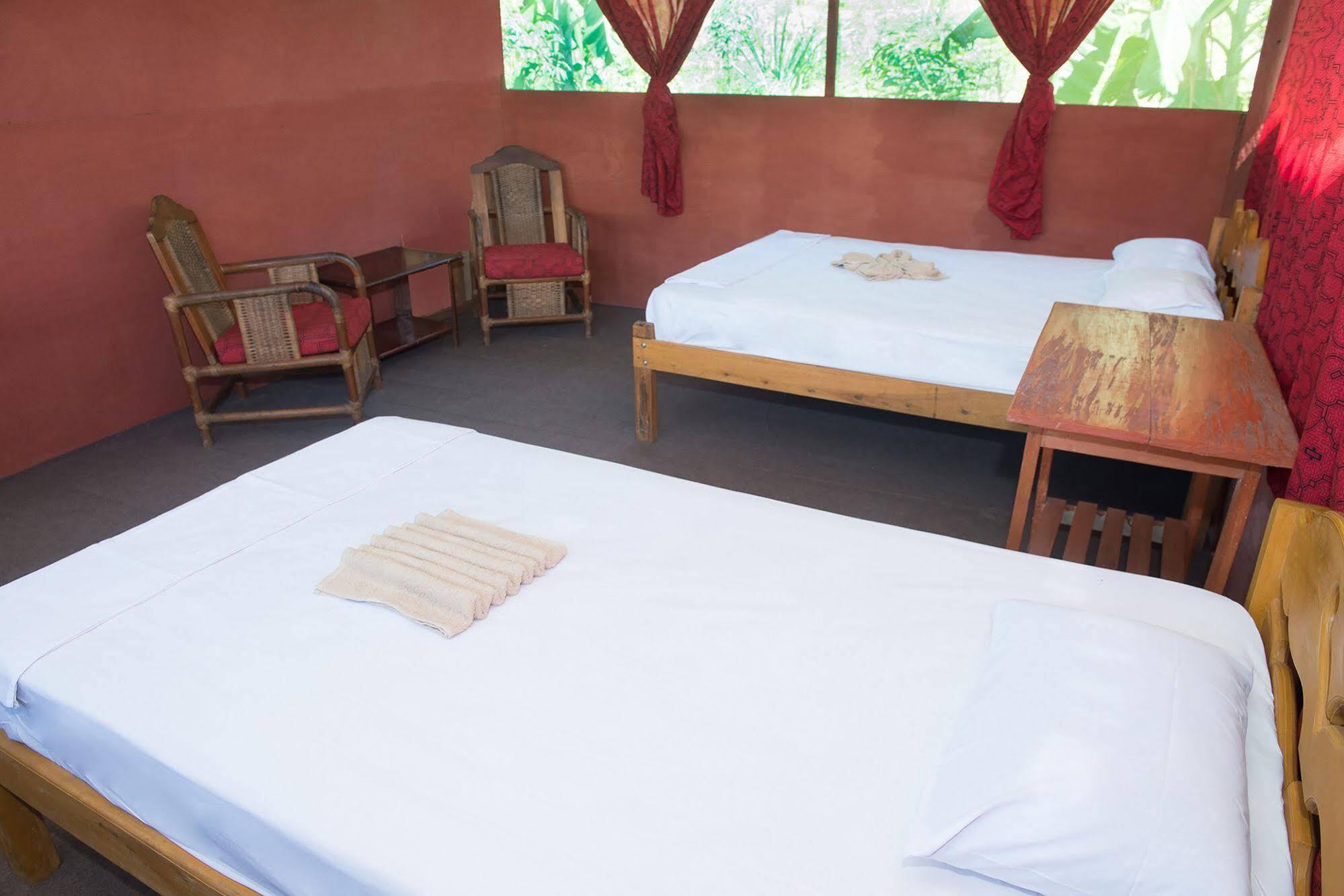 Maniti Expeditions Eco Lodge Iquitos Esterno foto